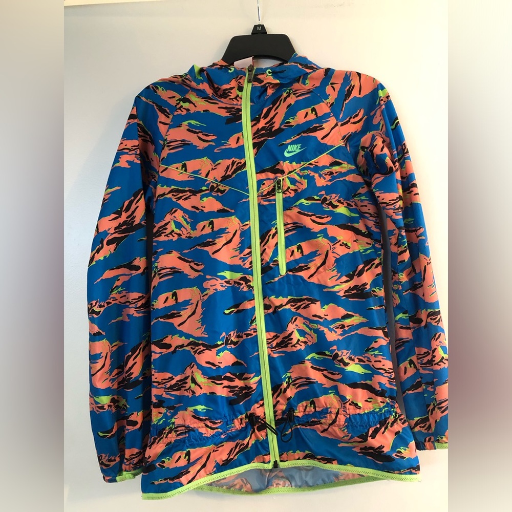 Retro Nike Wind Breaker